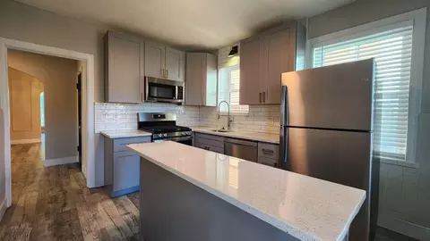 4632 Locke Ave, Saint Louis, MO 63109