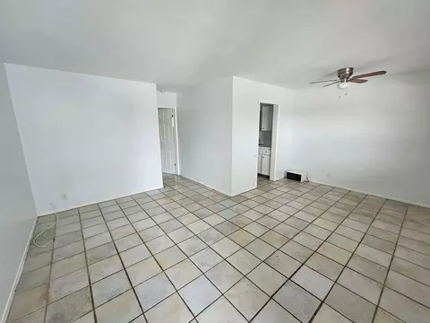 1760 NE 52nd St, Fort Lauderdale, FL 33334