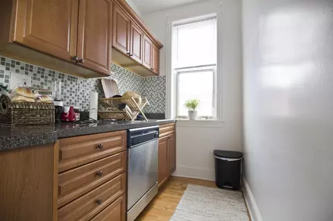 1101 W Grace St, Chicago, IL 60613 photo 5
