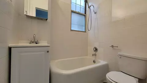 1101 W Grace St, Chicago, IL 60613 photo 21