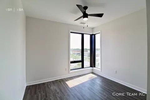 222 W 75th St, Kansas City, MO 64114