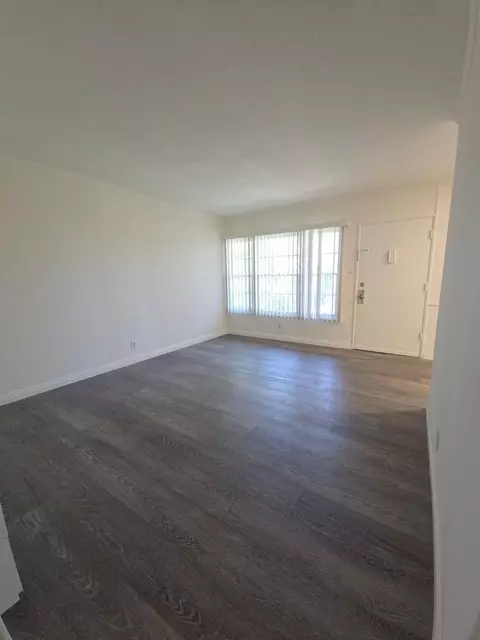 1515 E Broadway, Glendale, CA 91205 photo 2