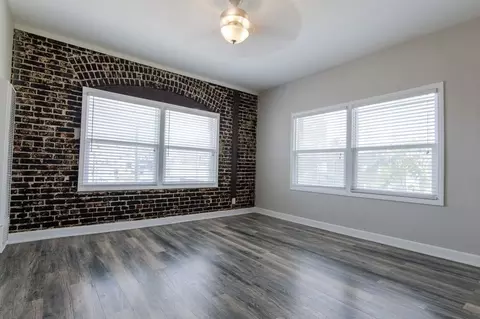 2933 W 8th St, Los Angeles, CA 90005