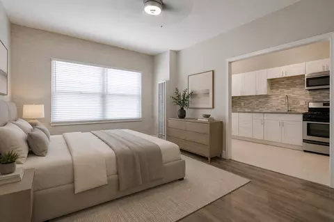 2933 W 8th St, Los Angeles, CA 90005
