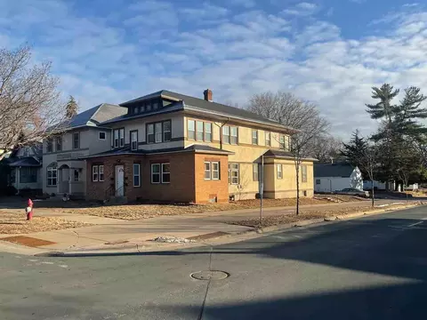 2600 Vincent Ave N, Minneapolis, MN 55411