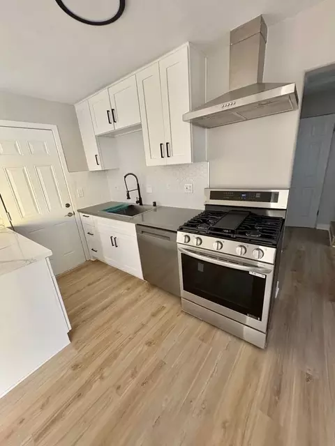 527 W Hyde Park Blvd, Inglewood, CA 90302