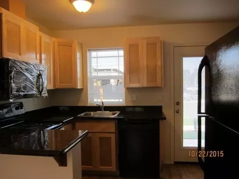 540 W 3rd Ave, Junction City, OR 97448 photo 5