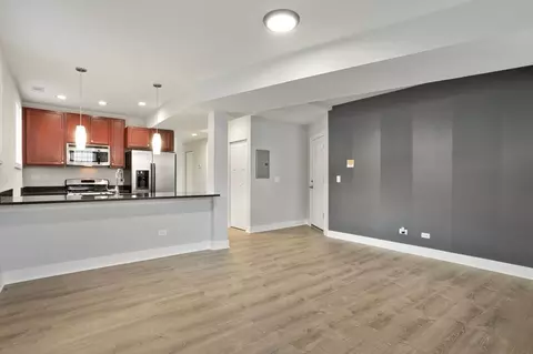 7357 N Ashland Blvd, Chicago, IL 60626