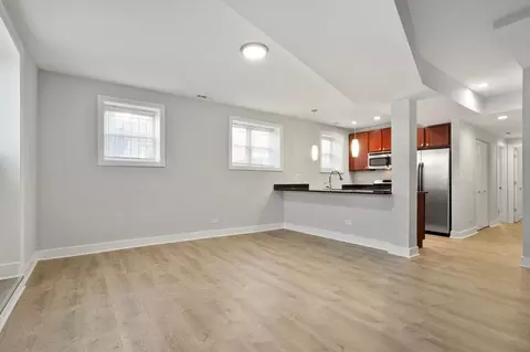 7357 N Ashland Blvd, Chicago, IL 60626