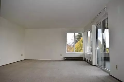 2701 W Manor Pl, Seattle, WA 98199