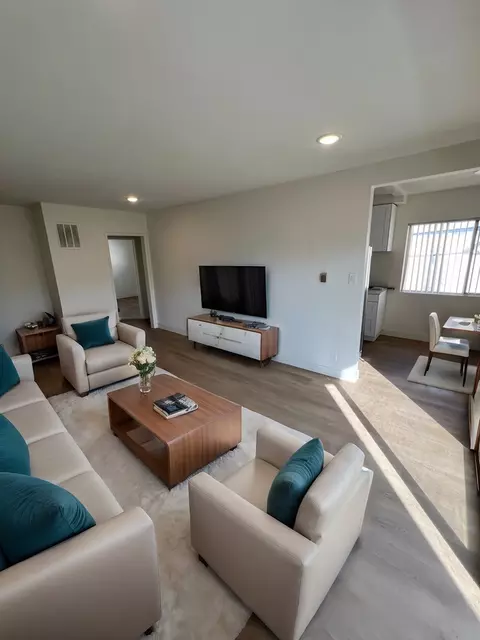 11938 Goshen Ave, Los Angeles, CA 90049