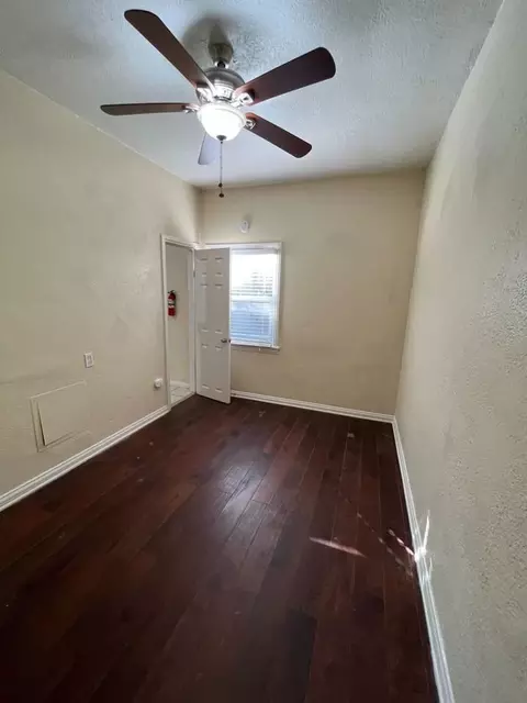 715 E 5th St, Long Beach, CA 90802 photo 11