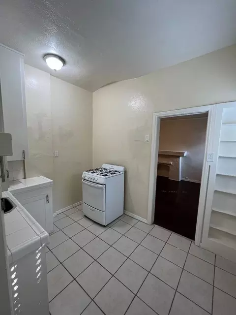 715 E 5th St, Long Beach, CA 90802 photo 8
