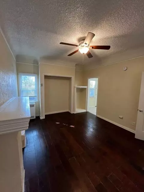 715 E 5th St, Long Beach, CA 90802 photo 4