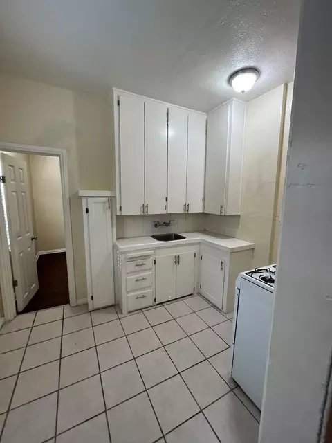 715 E 5th St, Long Beach, CA 90802 photo 7