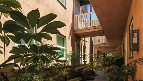 715 E 5th St, Long Beach, CA 90802 photo 2