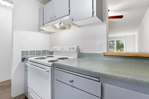 12430 NE Glisan St, Portland, OR 97230