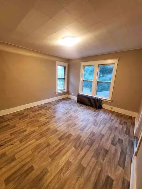 135 Garfield Ave, Waukesha, WI 53186