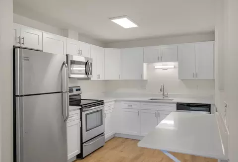 3025 NE 137th St, Seattle, WA 98125