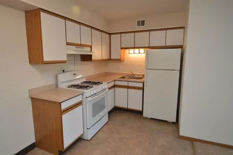 2216 2212 2216 And 2220 12th Ave N, Grand Forks, ND 58203