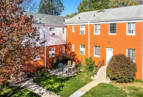 4925 Franklin Ave, Des Moines, IA 50310