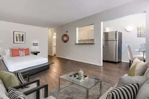 1240 Yale St, Santa Monica, CA 90404