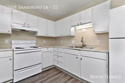 13900 Grandboro Ln, Grandview, MO 64030