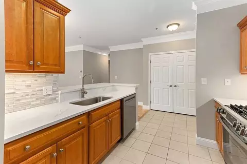 1481 Phillips Rd, New Bedford, MA 02745