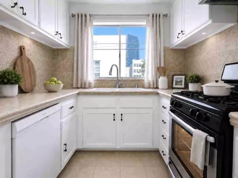 216 S Gale Dr, Beverly Hills, CA 90211
