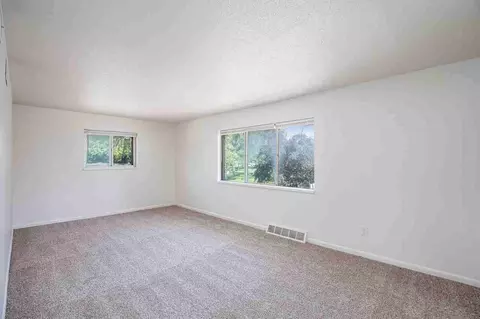 6315 Ash Ave, Raytown, MO 64133