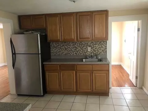 44 Dudley St, Hamden, CT 06517