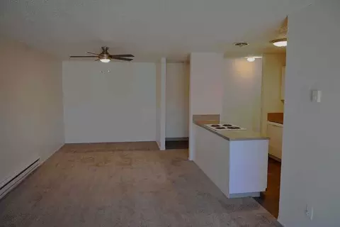 2295 SE Courtney Ave, Oak Grove, OR 97222