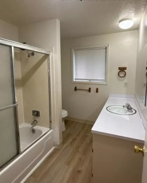 3880 Auburn Rd NE, Salem, OR 97301 photo 11