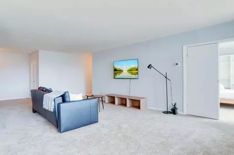 2111 Richmond Hwy, Arlington, VA 22202
