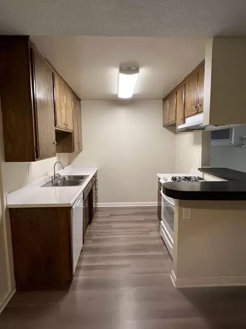 Rr Woodvale Llc, Simi Valley, CA 93063 photo 7