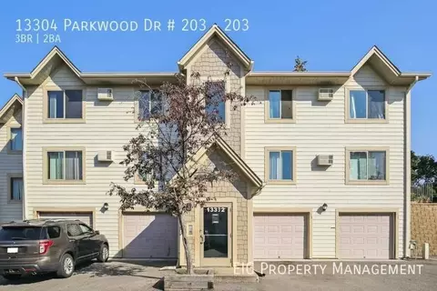 13332 Parkwood Dr, Burnsville, MN 55337