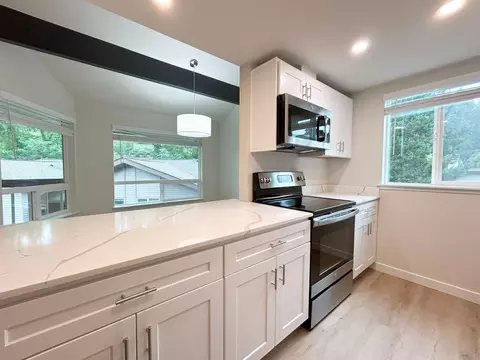 1830 108th Ave SE, Bellevue, WA 98004