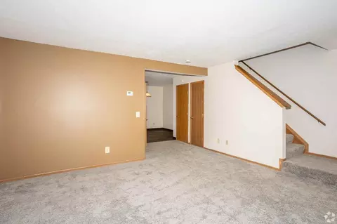 3950 Cabot Dr, Springfield, OH 45503 photo 3