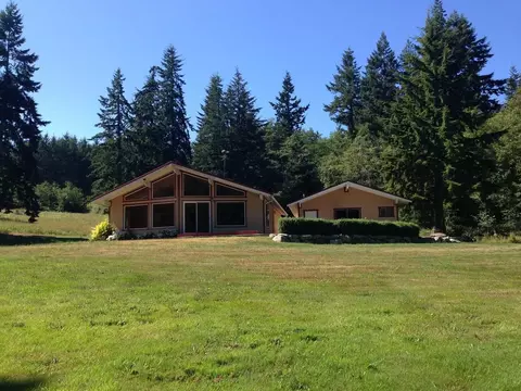 925 Classic Rd, Greenbank, WA 98253