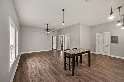 5300 Longview Rd, Kansas City, MO 64137