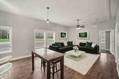 5300 Longview Rd, Kansas City, MO 64137