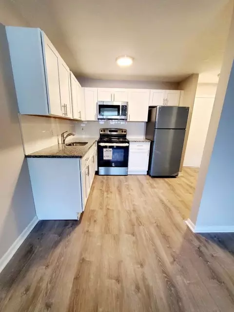 222 Bradley Ave, Waterbury, CT 06708 photo 3