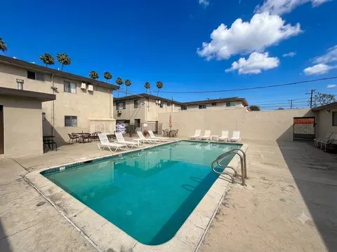 714 W Foothill Blvd, Monrovia, CA 91016