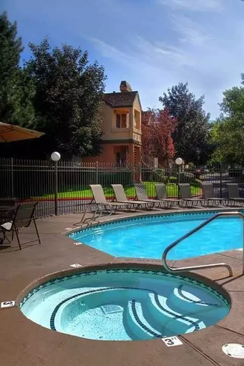 6140 S Vine Park Dr, Murray, UT 84121