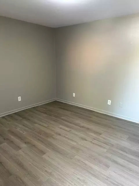 828 Meadow Ridge Ct, Winston Salem, NC 27107