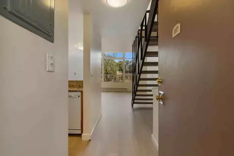 312 Harvard Ave E, Seattle, WA 98102
