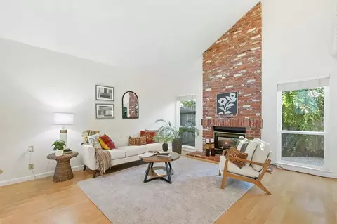 325 E 8th St, Davis, CA 95616