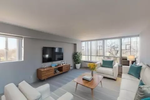 3233 S King Dr, Chicago, IL 60616