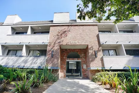 2350 S Bentley Ave, Los Angeles, CA 90064