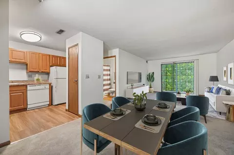 White Oak Cir, Menomonee Falls, WI 53051